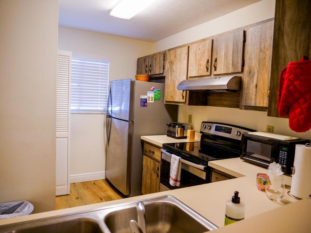 Spacious Townhome Ocala, Central Location, Newly Renovated, Pets Welcome エクステリア 写真