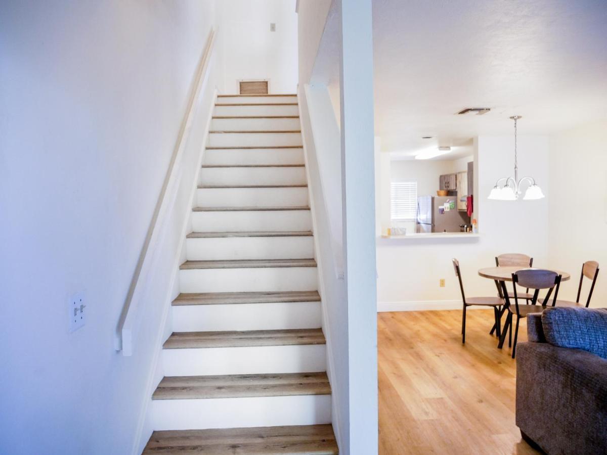 Spacious Townhome Ocala, Central Location, Newly Renovated, Pets Welcome エクステリア 写真