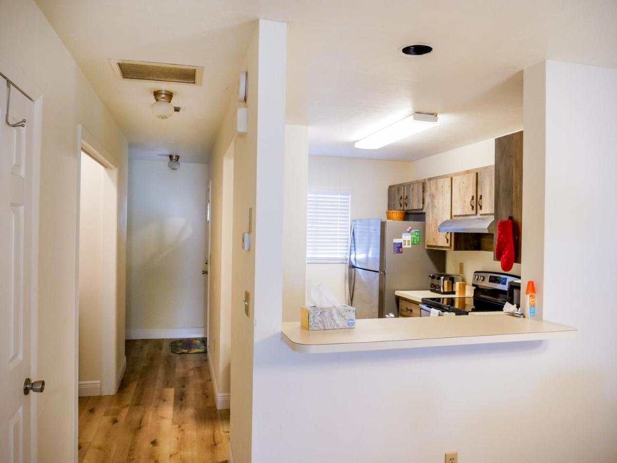 Spacious Townhome Ocala, Central Location, Newly Renovated, Pets Welcome エクステリア 写真