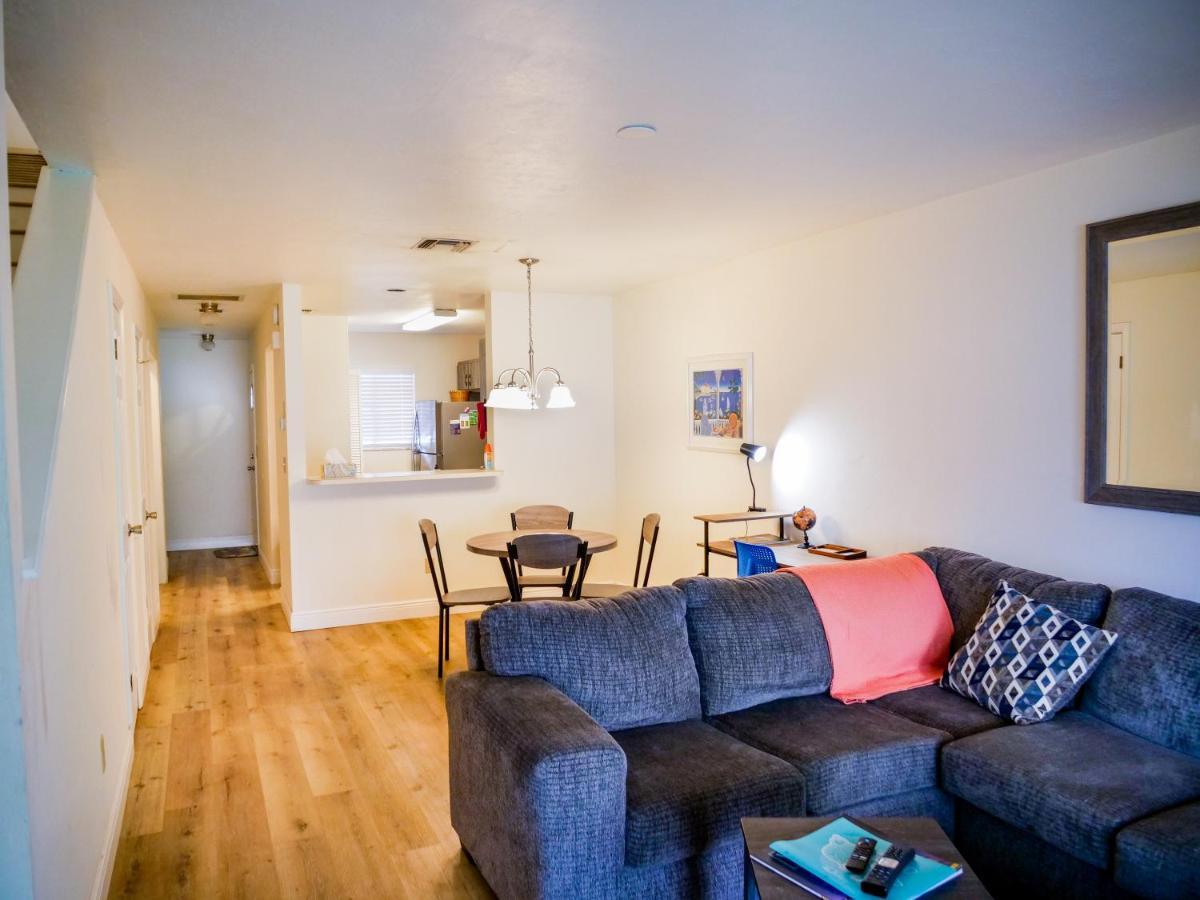 Spacious Townhome Ocala, Central Location, Newly Renovated, Pets Welcome エクステリア 写真